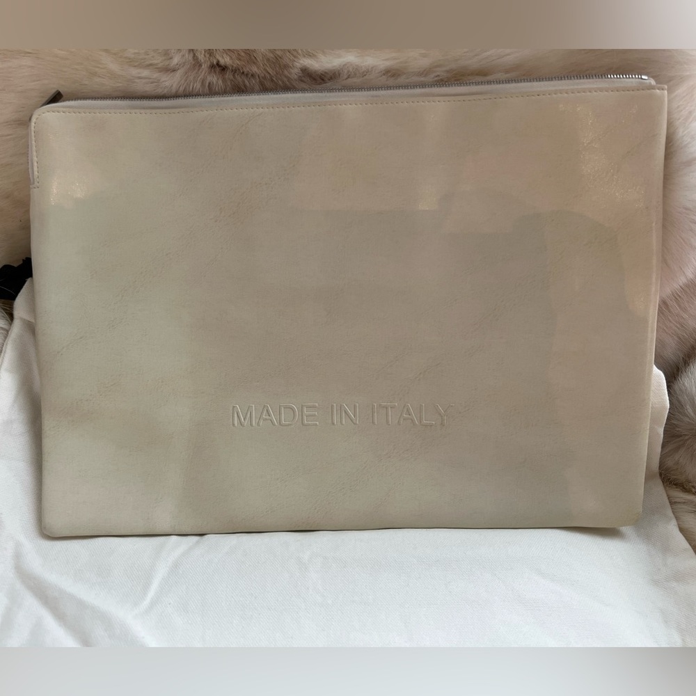Celine Pouch - Picture 3 of 5
